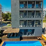 Отель Piramida Ксамил