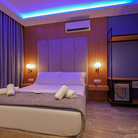 Piramida Hotel Ksamil