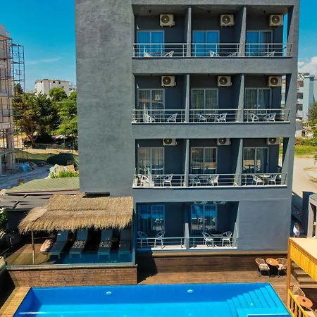 Hotel Piramida Ksamil