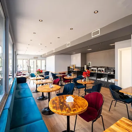 Piramida Hotel Ksamil