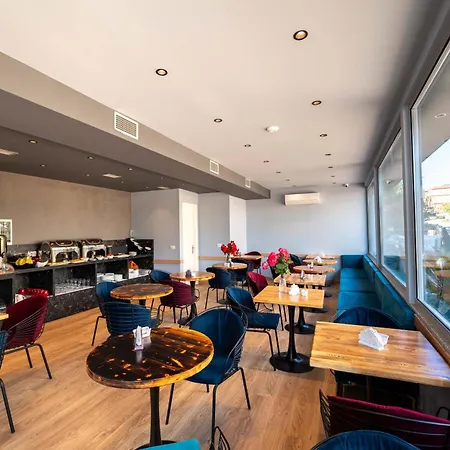 Piramida Hotel Ksamil