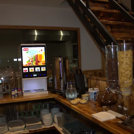 Hotel Piramida Ksamil