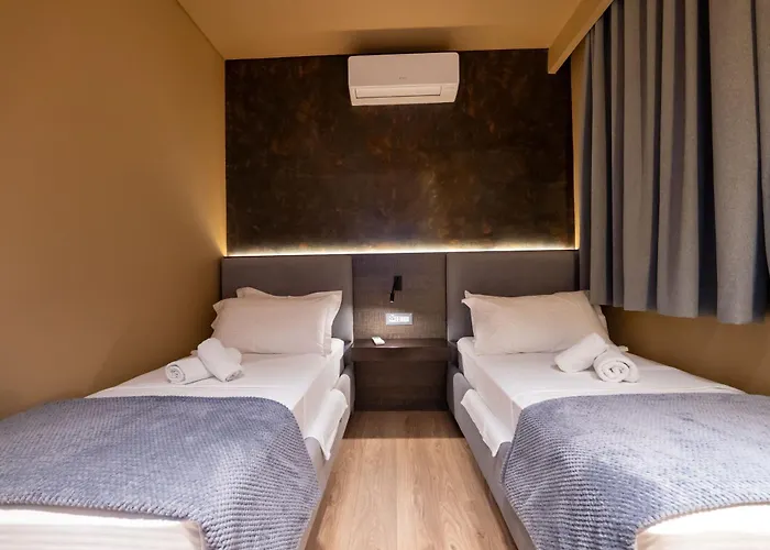 Piramida Hotel Ksamil