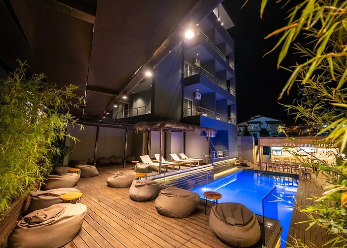 Piramida Hotel Ksamil