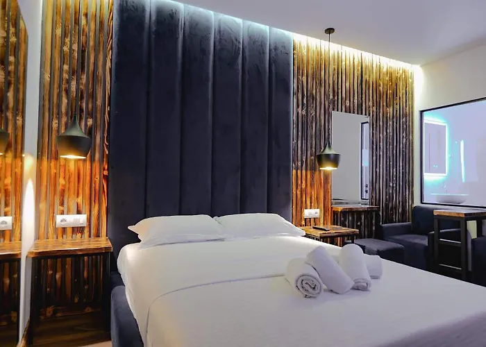 Piramida Hotel Ksamil